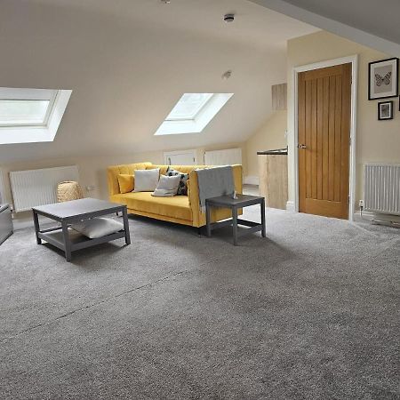 Lovely 1-Bed Loft In Newport ภายนอก รูปภาพ