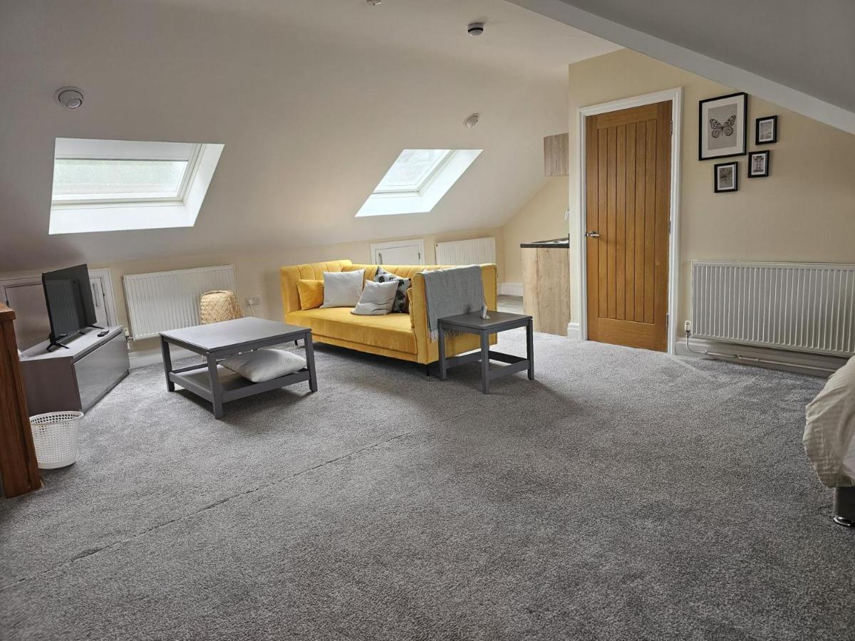 Lovely 1-Bed Loft In Newport ภายนอก รูปภาพ